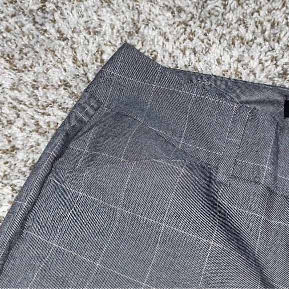 NEW YORK & COMPANY 7th Avenue Suiting Collection Gray Pants Size 4 Petite - Picture 2 of 7